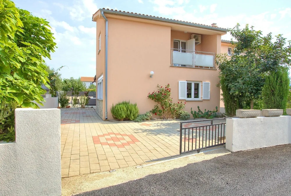 House Bernarda
