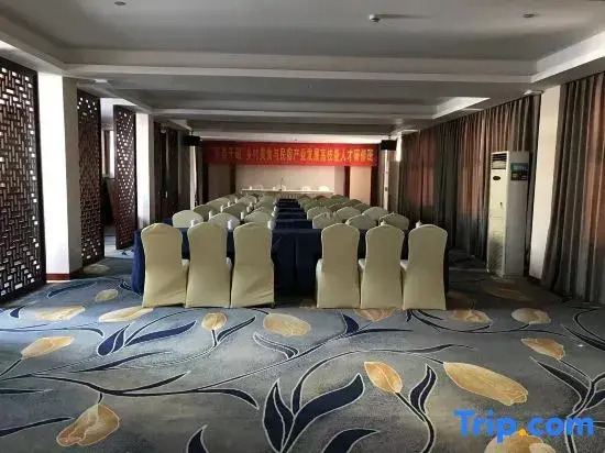 Lvyuan Hotel (Hangzhou Xiaoshan Higher Education Park)