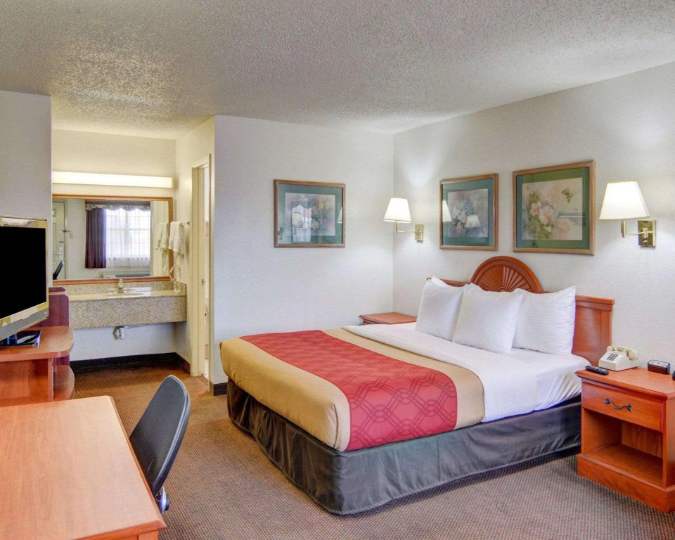 Super 8 by Wyndham Decatur Texas