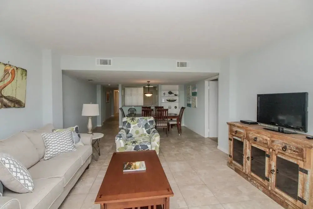 113 Ocean One Renovated Ground Floor 3 Br condo by RedAwning