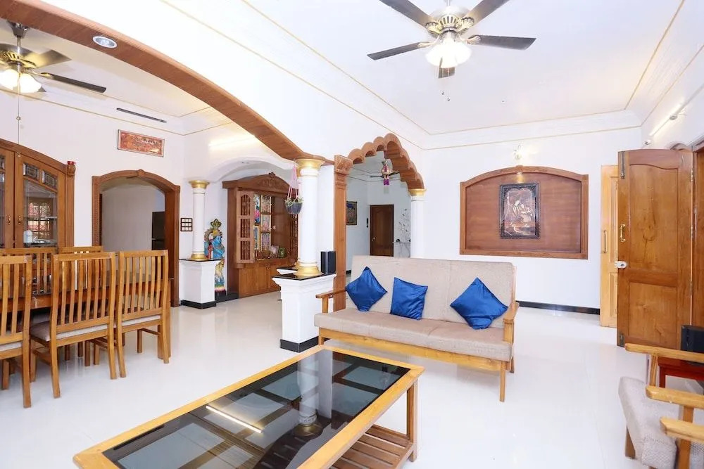 OYO Home 26153 Traditional Stay Near International Airport