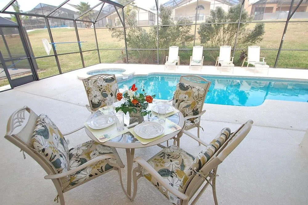 715HP Footprints 4 Br villa by RedAwning