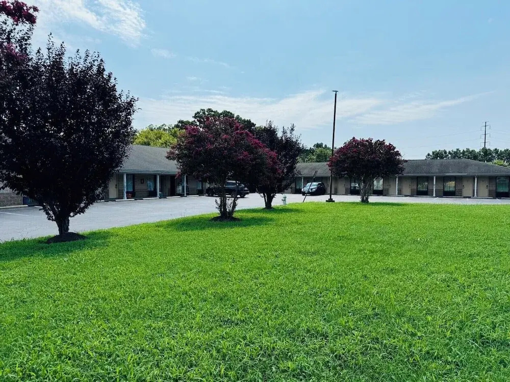 Executive Inn And Suites