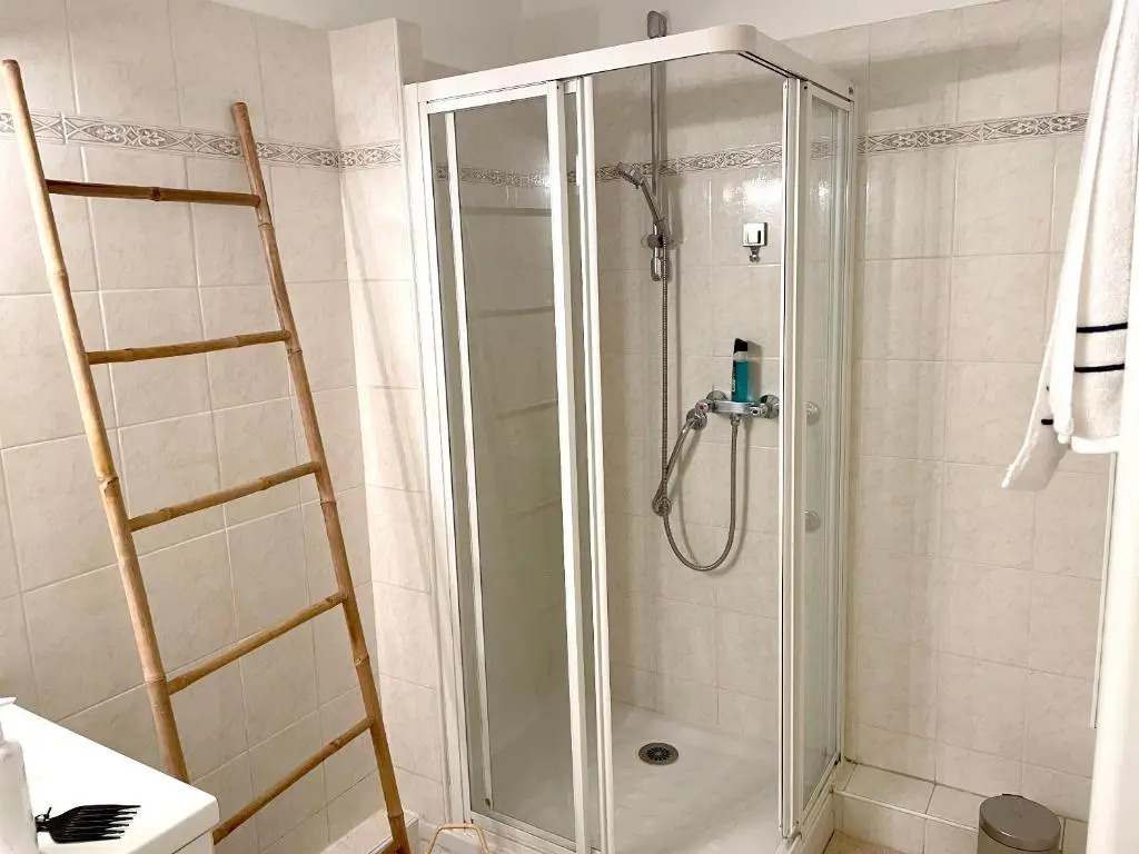 Appartement de 2 chambres avec vue sur la mer balcon et wifi a Toulon a 5 km de la plage
