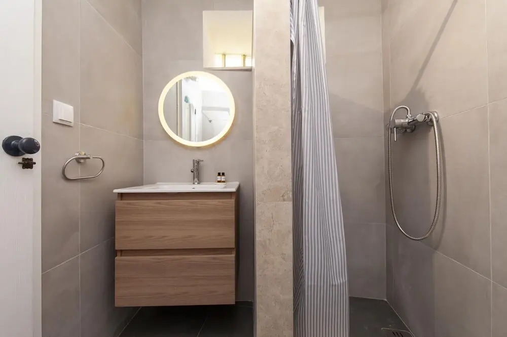 A27 - Caracol Corner Studio in Lagos