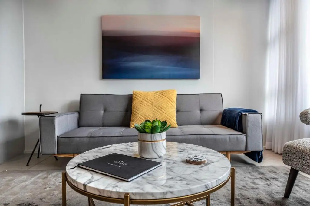 303 Cosmopolitan