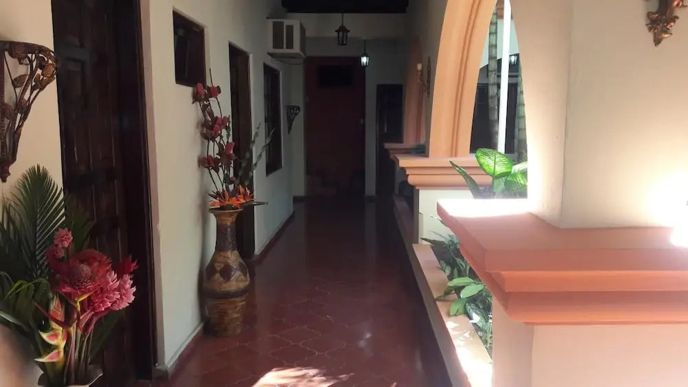 Hotel Acropolis Maya