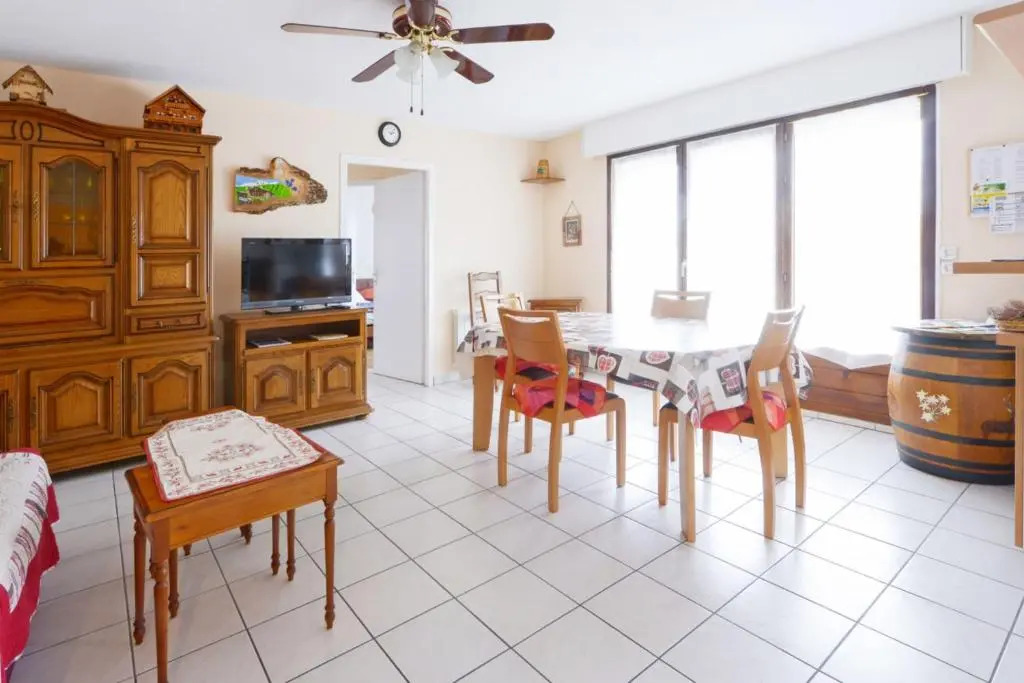 Charming and large flat with balcony 3 min to Sallanches station - Welkeys