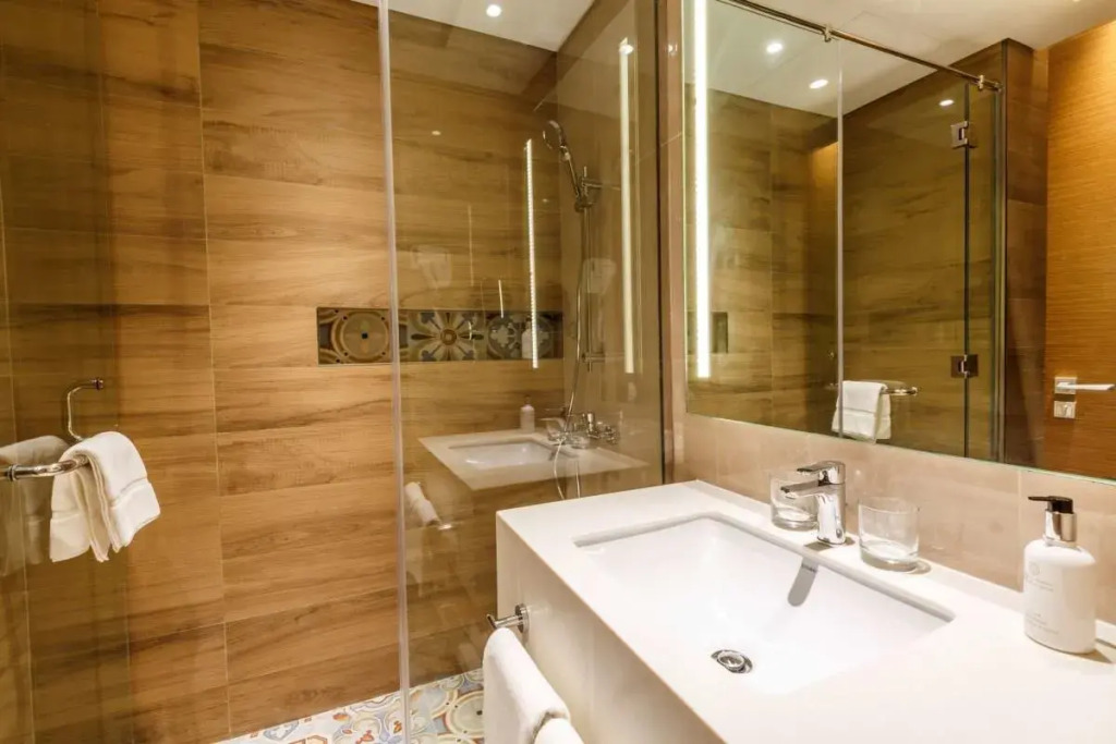 S19 Hotel-Al Jaddaf Metro Station