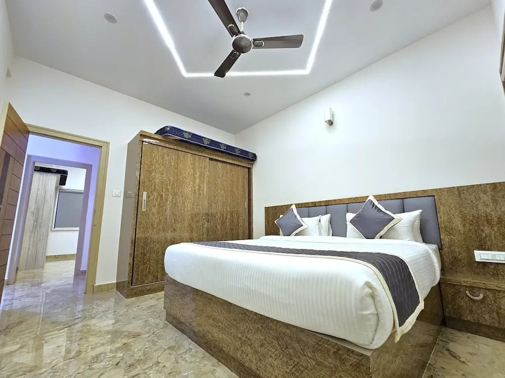 City Service Apartment