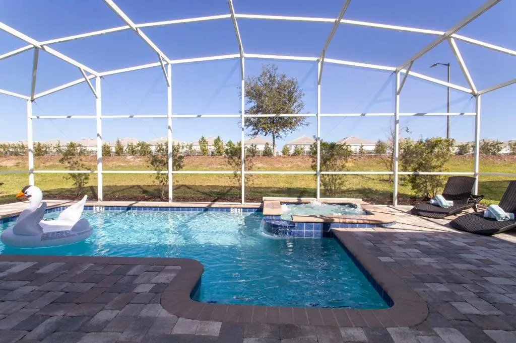FUN 6 Bed MINNIE and AVENGERS at CHAMPIONS GATE, Davenport , US
