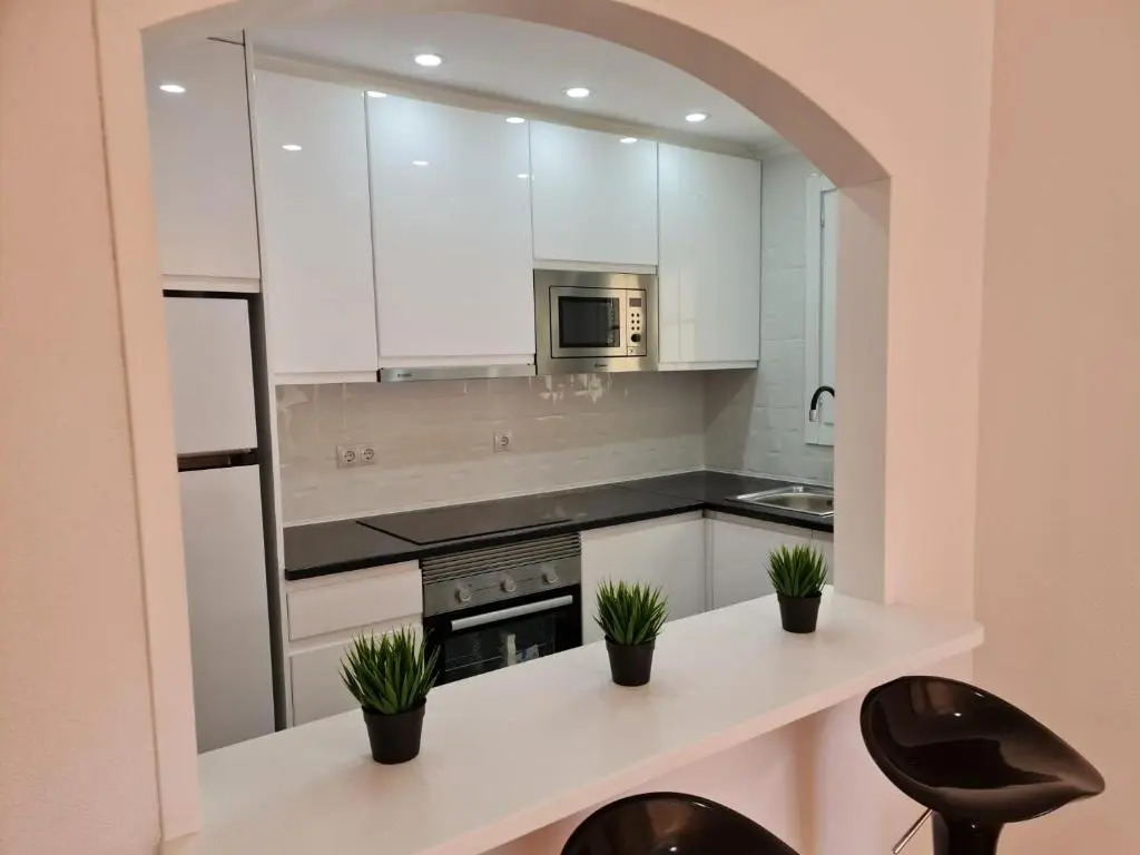 Centrally Located Apartment in the Beautiful Town of Los Alcazares - RDA28LA