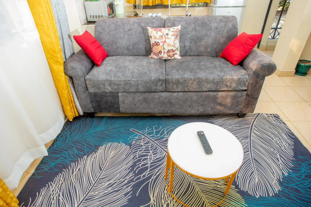 Tom Mboya Estate - Fast WI-FI, Netflix and Parking 1Br Apartment in Kisumu Town