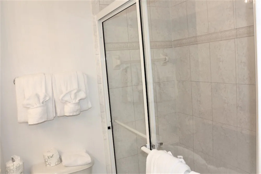 Jamaica Royale - 503 - 2 Br Condo