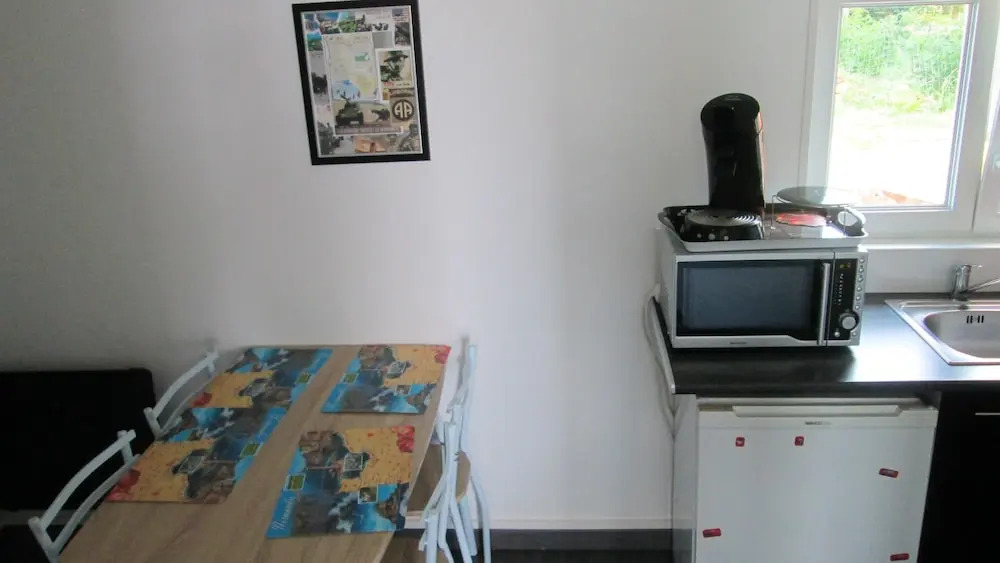 Studio in Vierville-sur-mer, With Enclosed Garden and Wifi