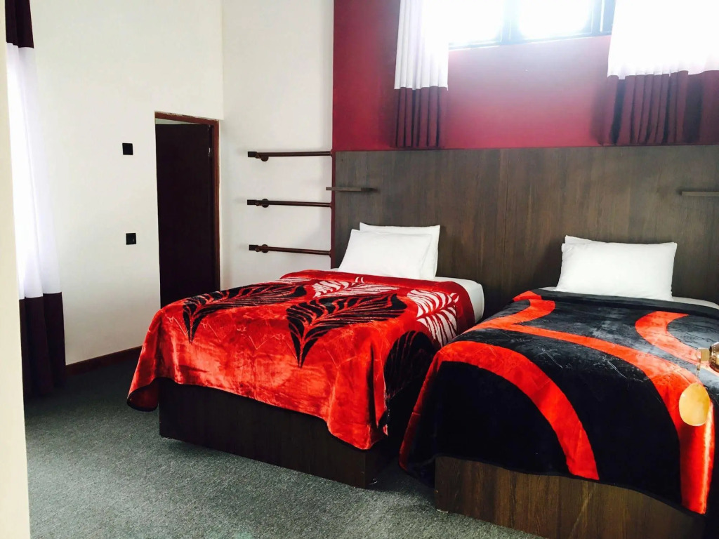 Yoho Roshan Guest House