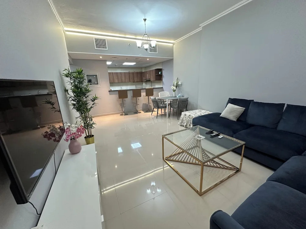 Luxurious and Spacious one Bedroom Apartment in the Heart of Dubai