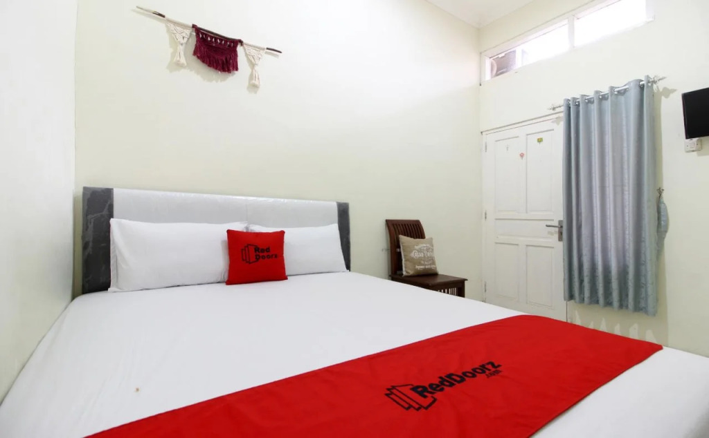 RedDoorz @ Jalan Damai 3