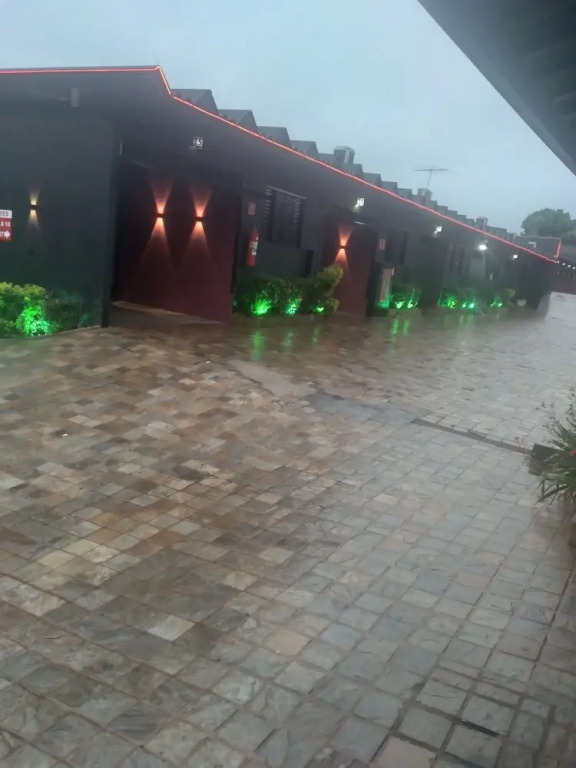 Up Motel