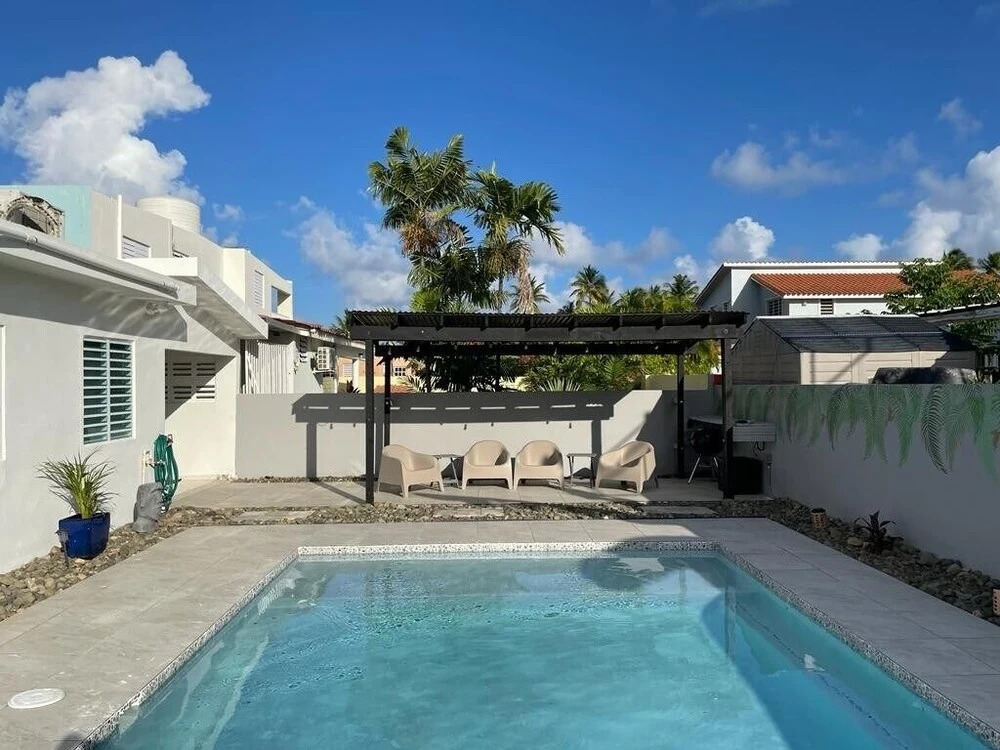 Walk to Beach or Swim in the Pool, 4 Bedrooms 4 Home by Redawning
