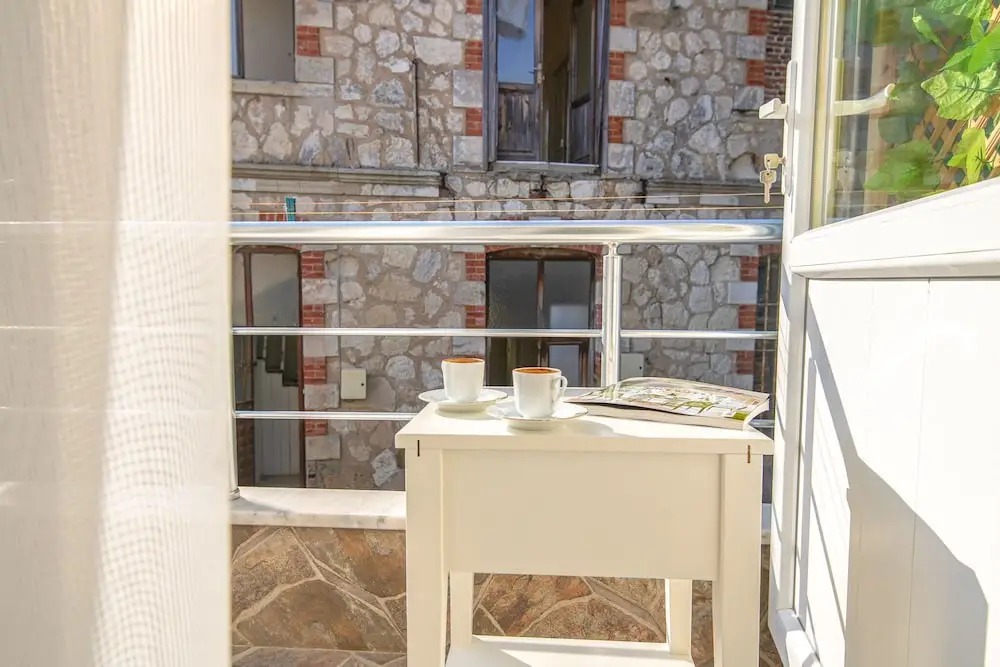Lutro Otel