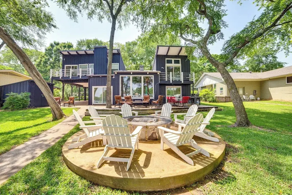Live Lake Life! Enchanted Oaks Gem w/ Private Dock