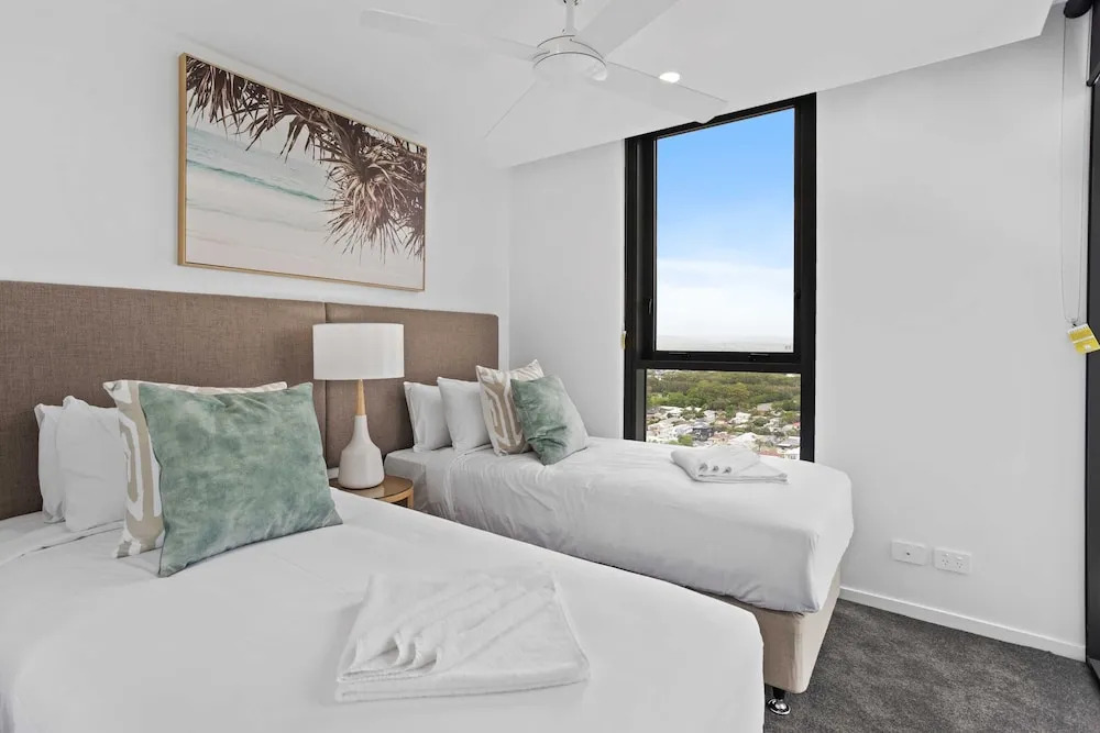 SANDBAR BURLEIGH HEADS with OCEAN VIEWS