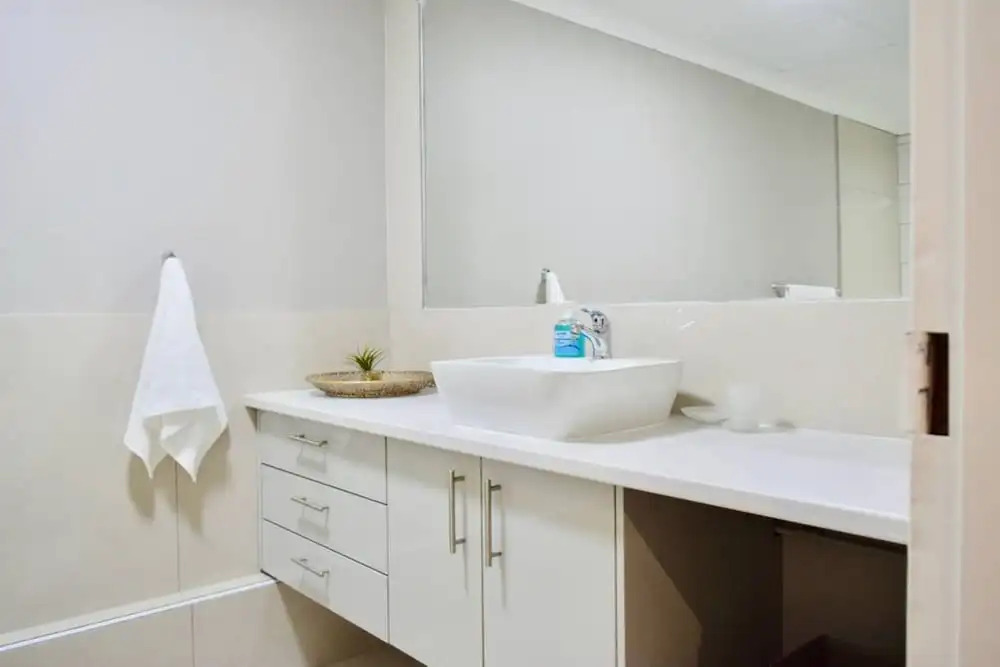 Spacious 1 Bedroom City Centre Apartment