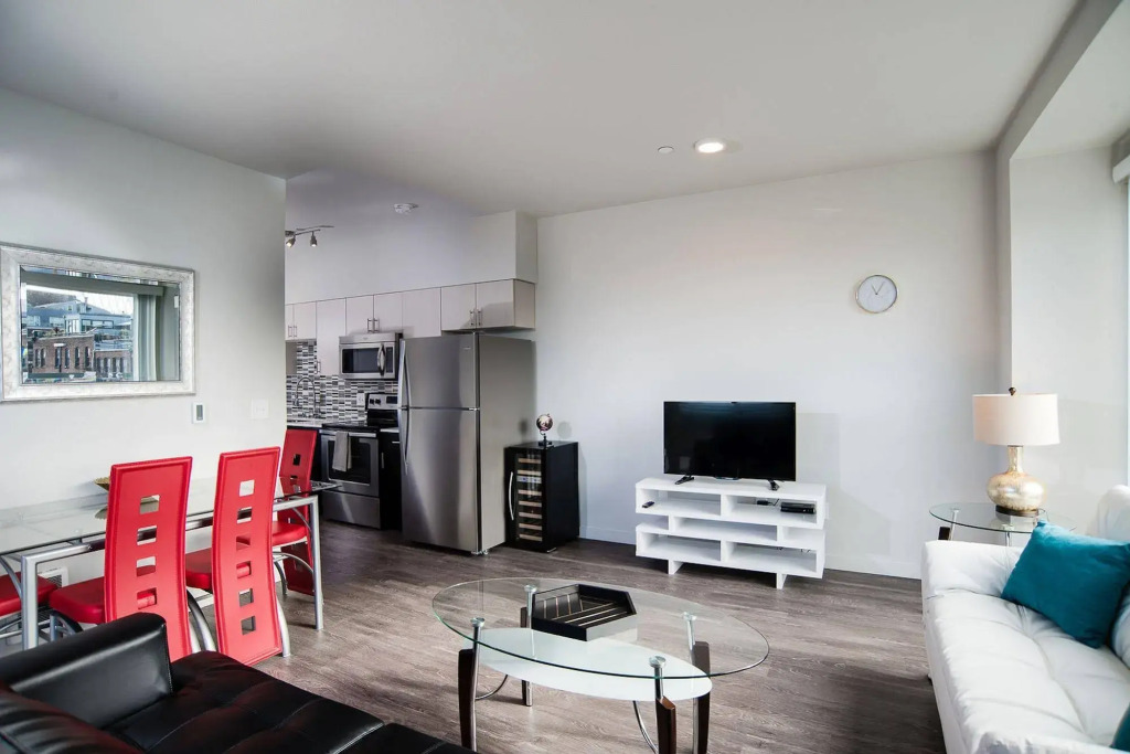 Upscale Apartments in Stadium District