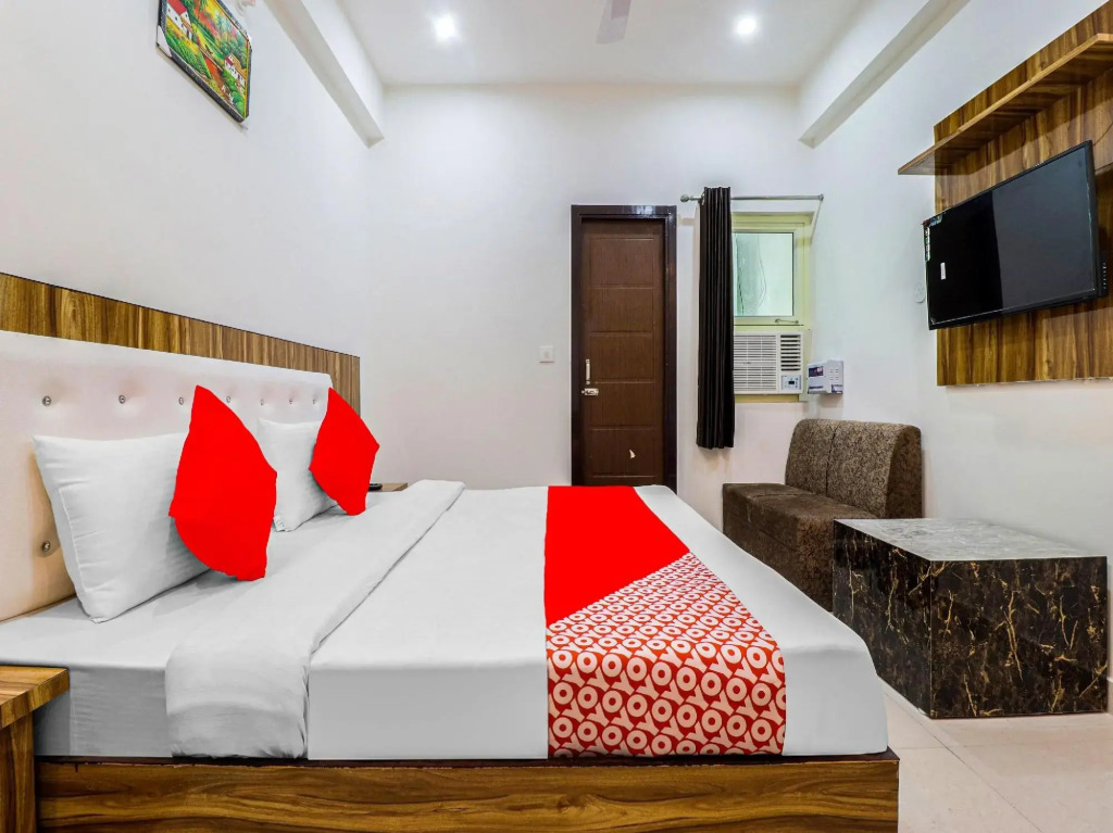 OYO Flagship 86255 Hotel Elite Inn