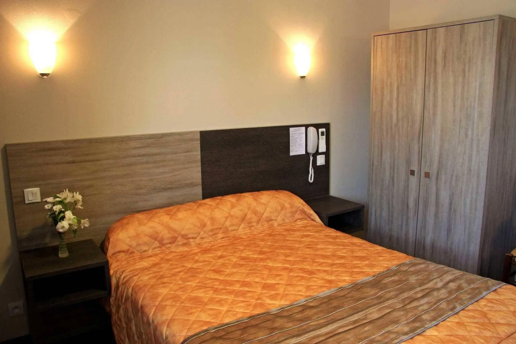 HOTEL LES MARRONNIERS