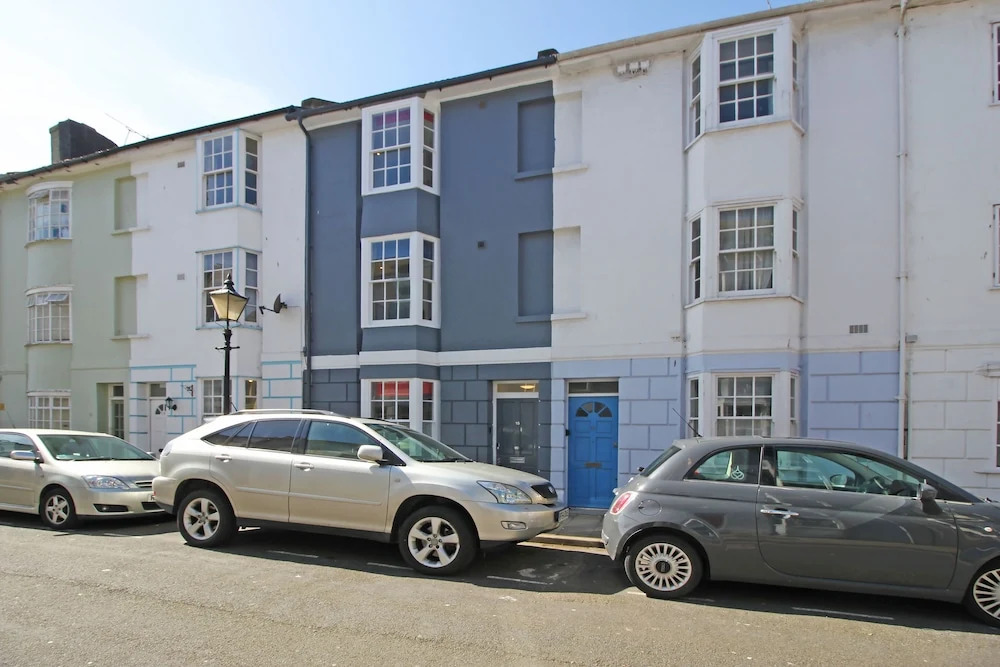Brighton Getaways - Brighton's BIG House