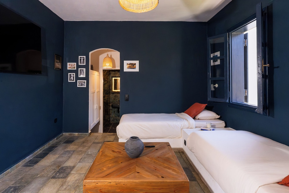 DIO Luxury Suites