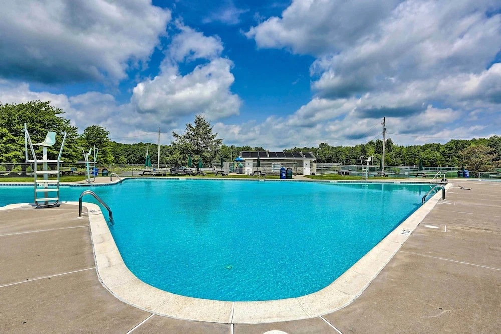 Lakefront Poconos Family Home w/ Pool Access