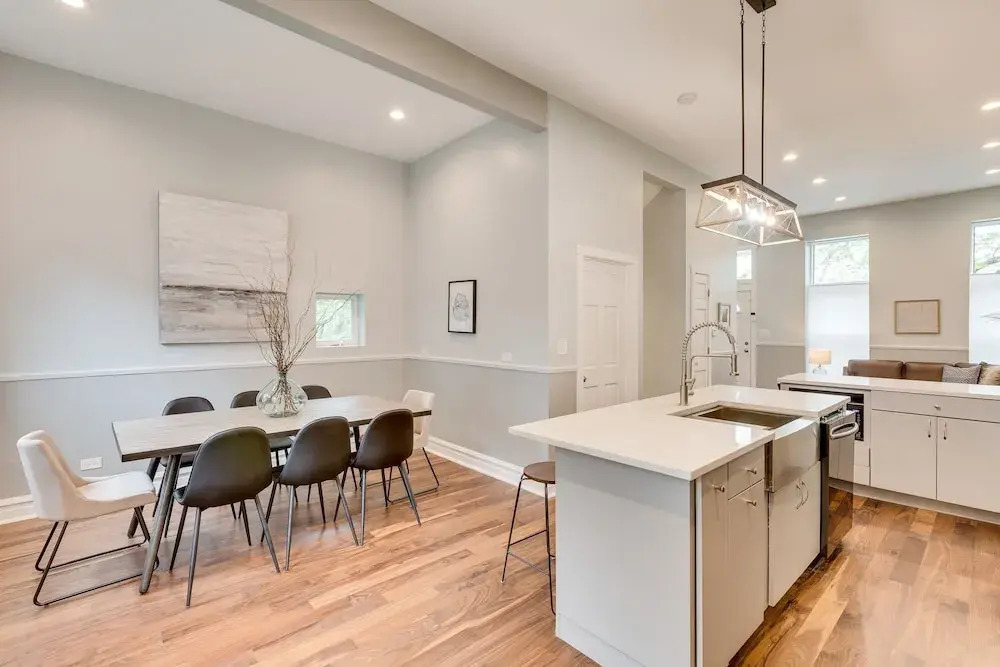 Expansive 5 Bed Home near Chicago's HOT West Loop by AllSet Turnover