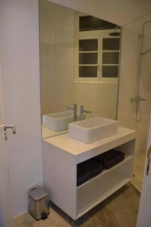 Charming Apartment 101