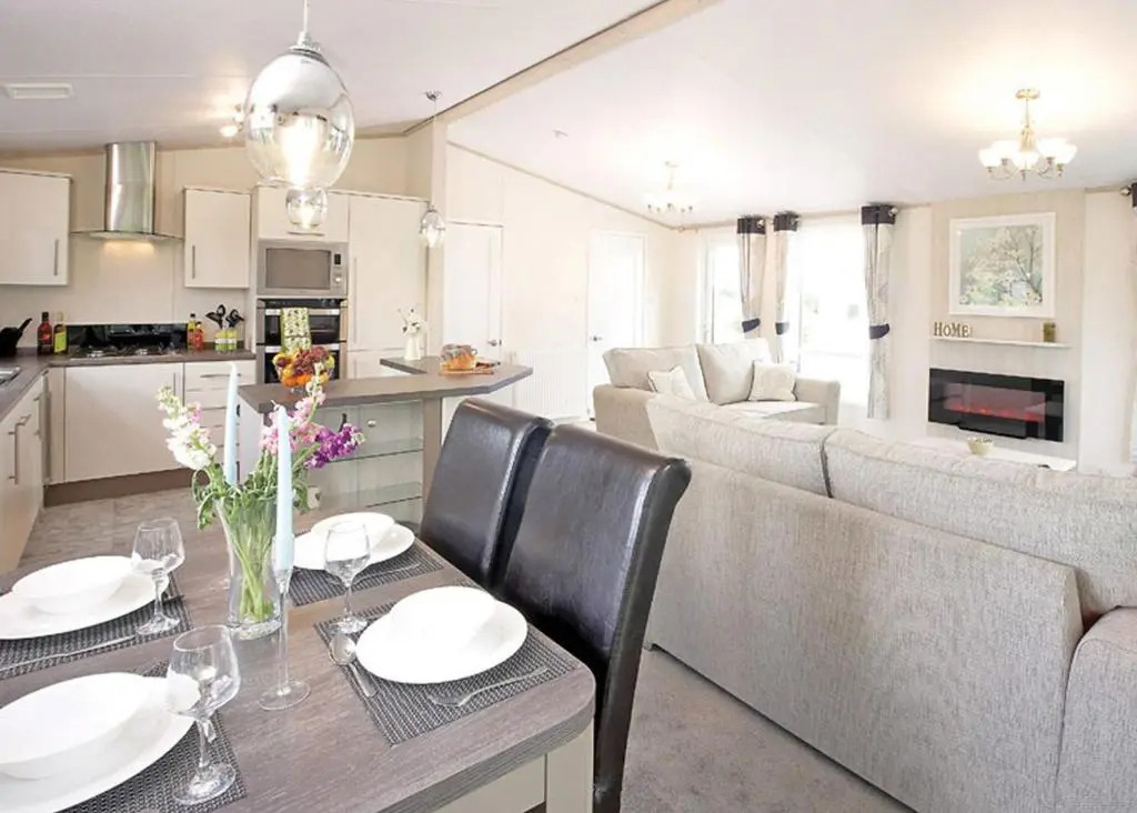 A HOME AWAY HOT TUB RETREAT AT Tattershall lakes country park