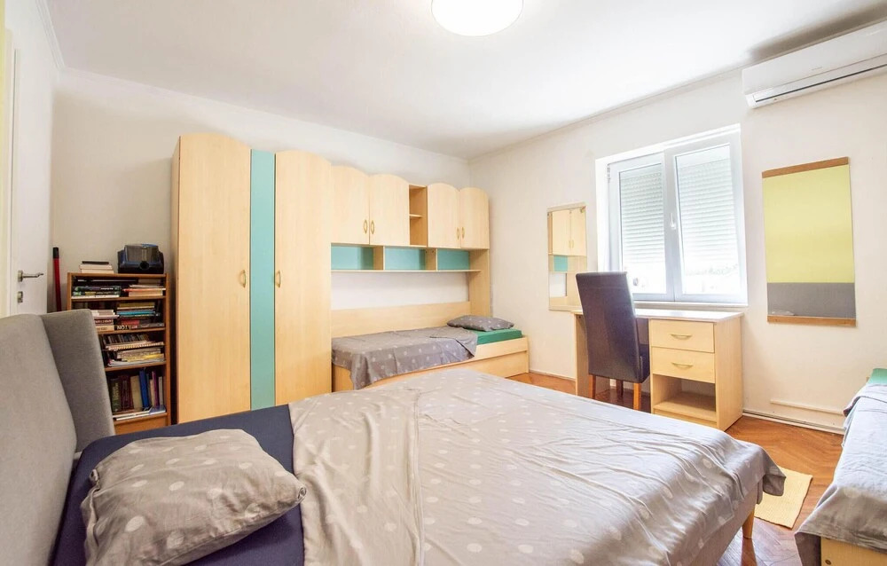 Amazing Apartment in Split With 3 Bedrooms, Wifi and Indoor Swimming Pool