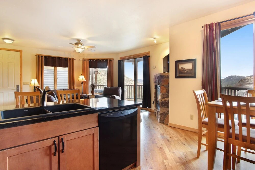 Chiefs Head Peak 21b 2 Bedroom Condo by RedAwning