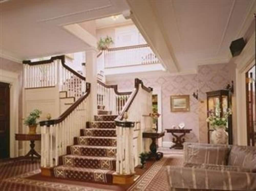 Gateways Inn