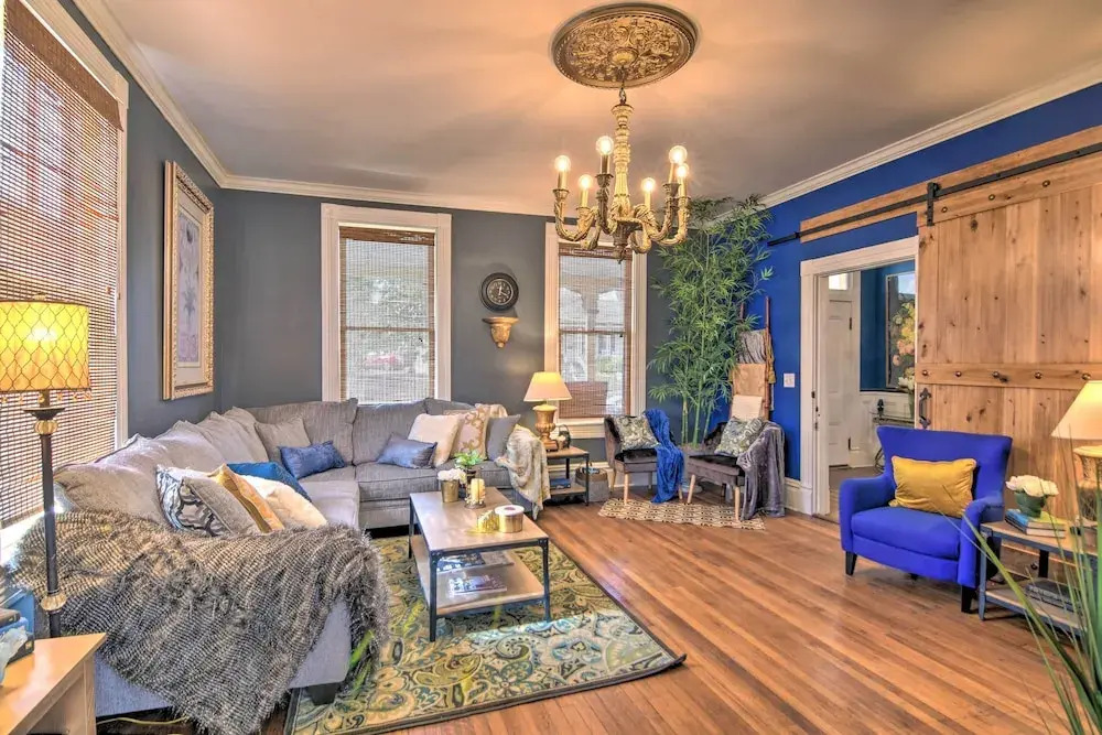 Vicksburg Home w/3 Porches, Walk to Downtown