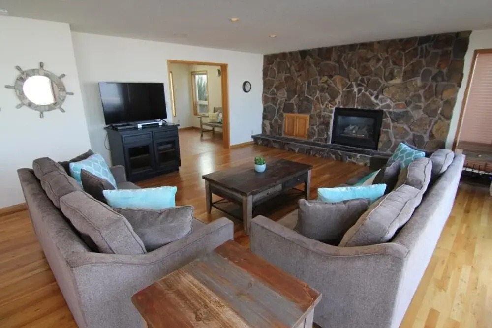 Logan's Lodge