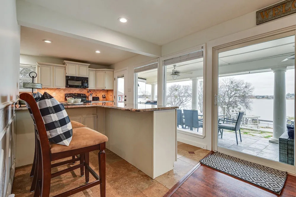 Gorgeous Granbury Lake Getaway w/ Pool & Dock!