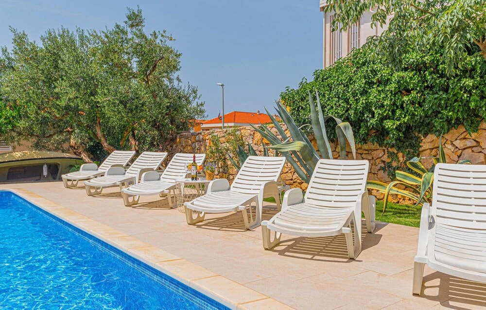 Stunning Home in Tribunj-sovlje With Wifi and 6 Bedrooms