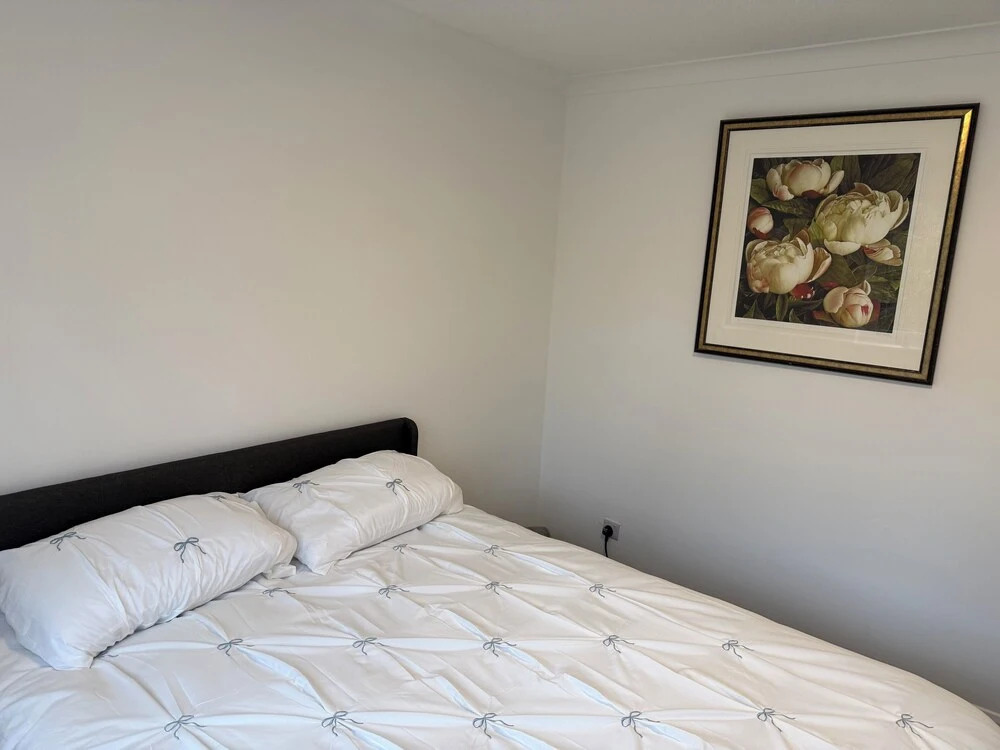 Perfect for Longer Stays Equipped 2-bed Flat