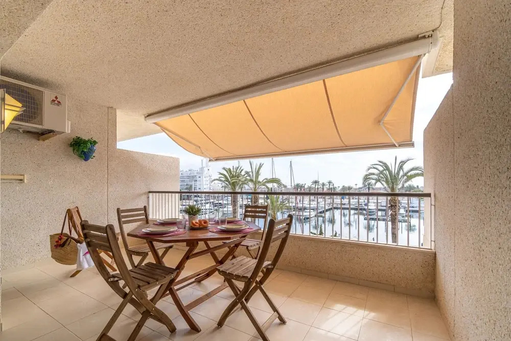 Apartment in Empuriabrava With Canal Views