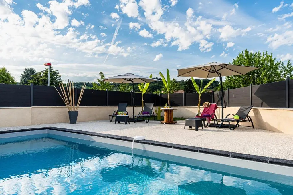 Sublime villa des Oliviers - Piscine chauffée, espace détente, Baby-foot, cuisine extérieure - proche dAgen