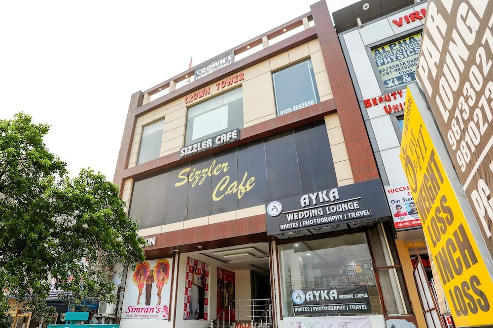 OYO 22825 Hotel Crown Stay inn