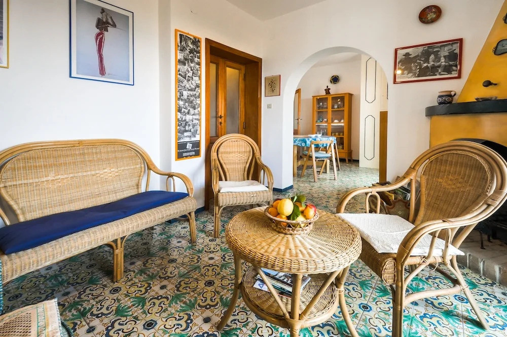 Casa dels Misteris a terrace on sea