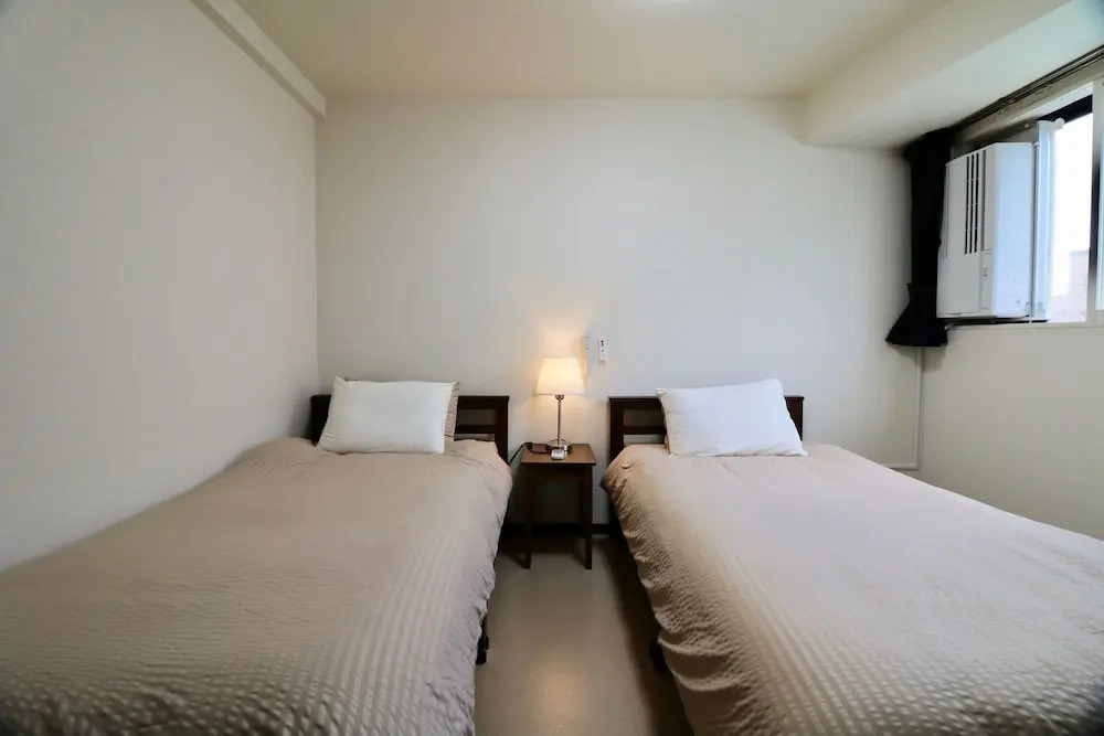Sepia yamanote room202
